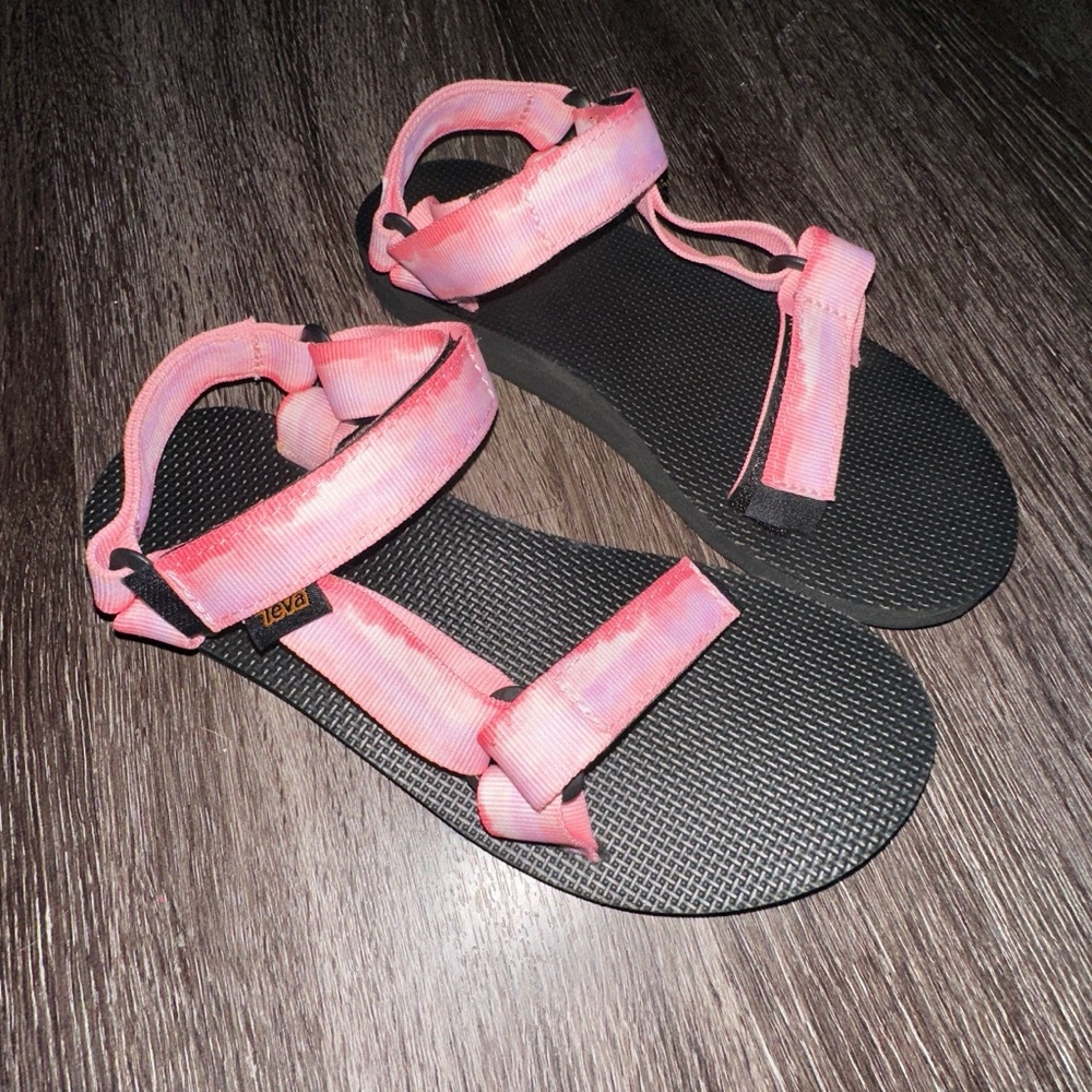 Teva Pink Sport Sandals with Adjustable Straps and Grippy Sole